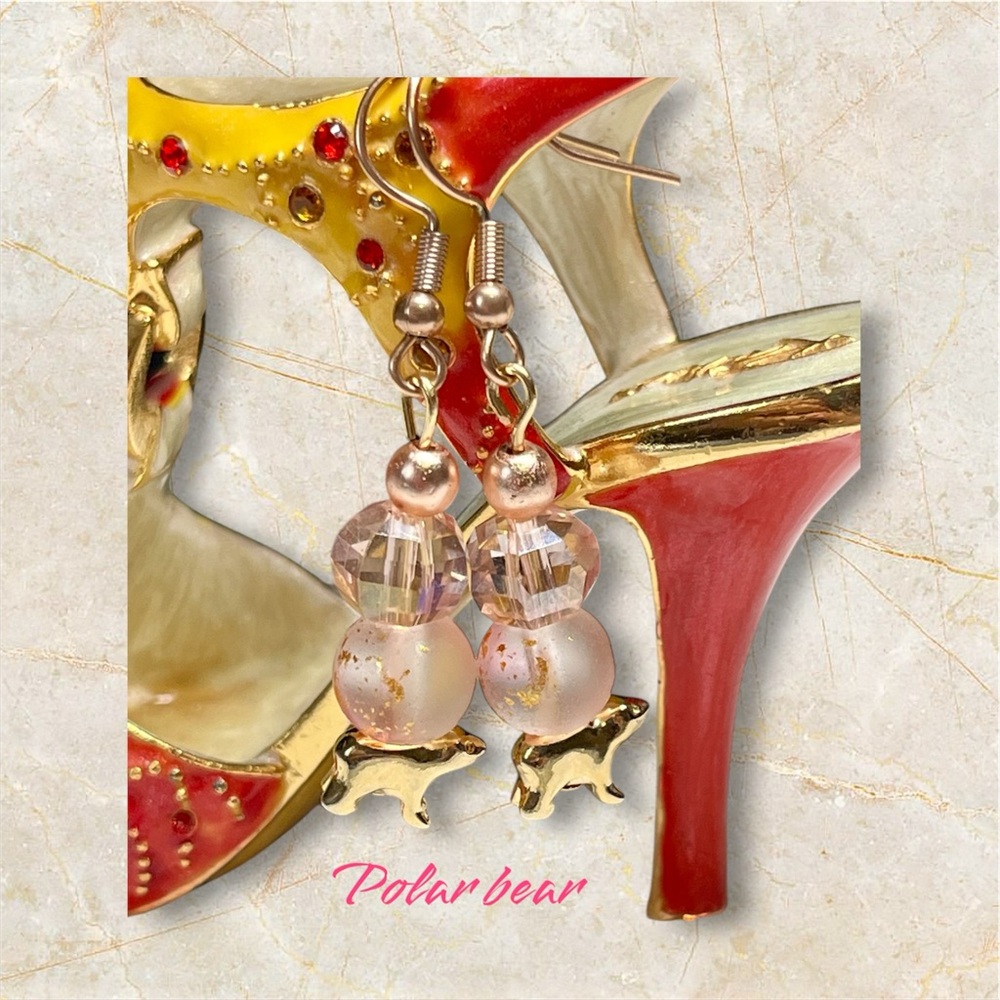 🐻❄️Gold and pink speckled Earrings with Polar Bear Charm - Picture 2 of 8